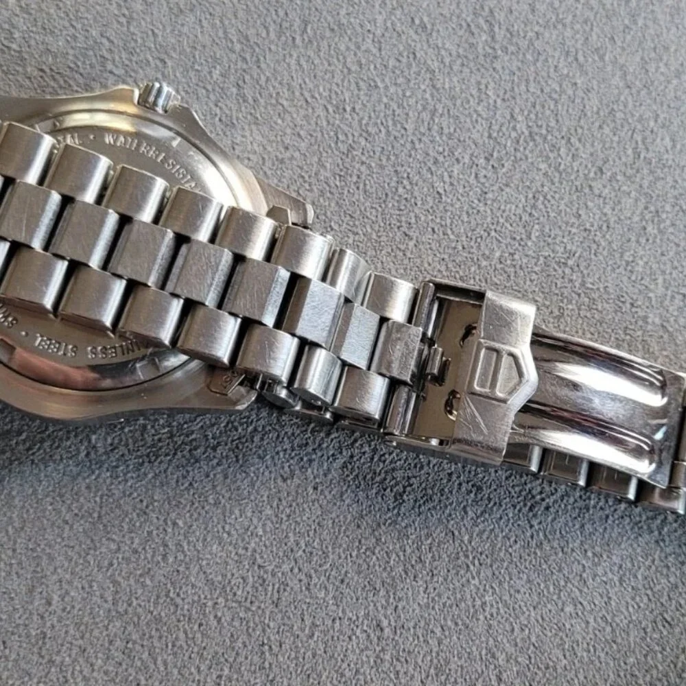 Tag Heuer WK1112.BA0311 Mens 2000 Series Professional Quartz Watch Silver BA0317